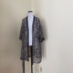 Inner Most Paisley Robe Black White ...
